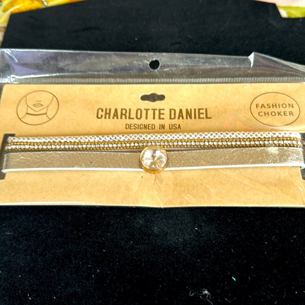 ❤️ NWT Charlotte Daniel Choker’s Necklace